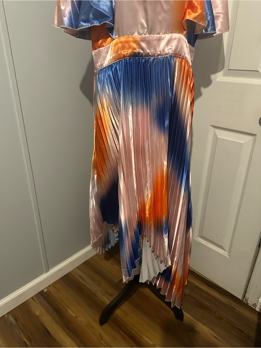 SHEIN Multicolor Satin Asymmetrical Pleated Shirtdress in Pink, Blue & Orange - Picture 5 of 12